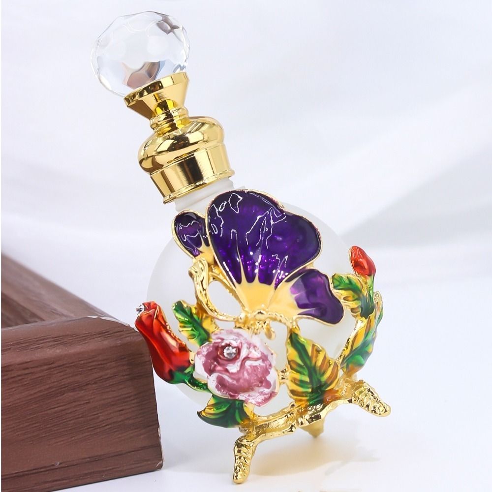 Металлическая винтажная бутылк – обзор и цена Home Decor Dubai